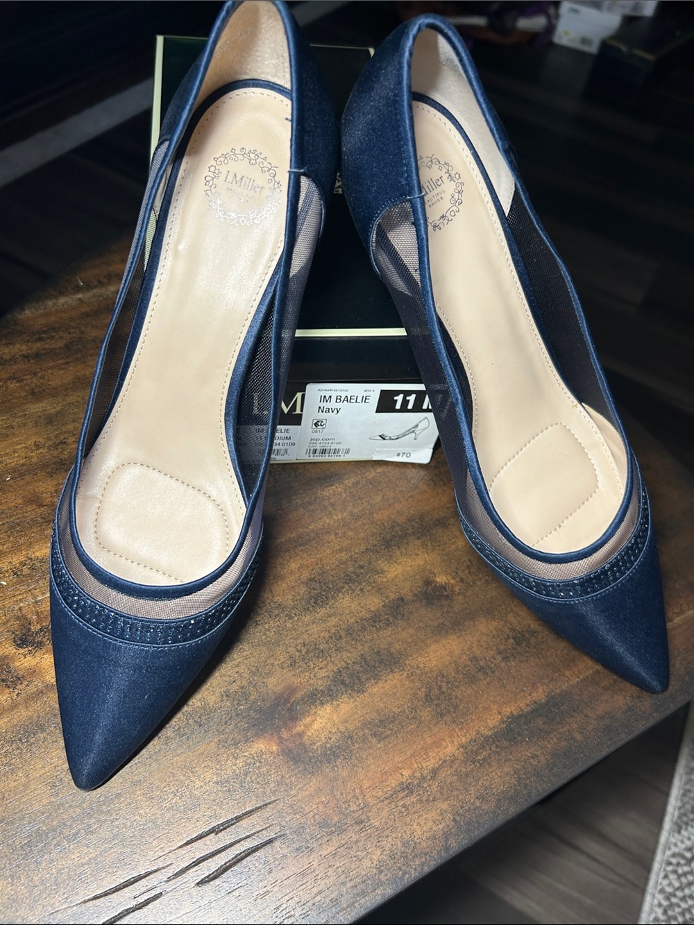 I.Miller - Navy Pumps, size 11 Med. 
Excellent condition.